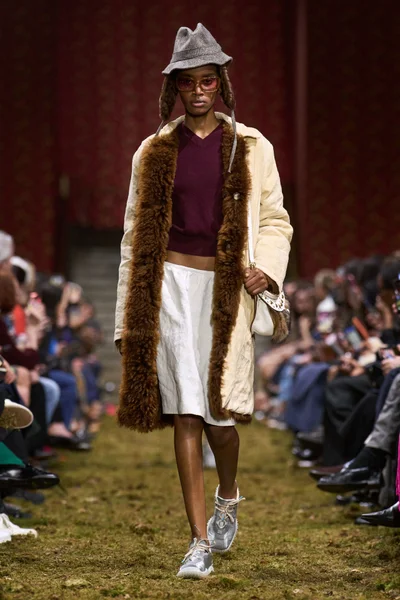 Look 32